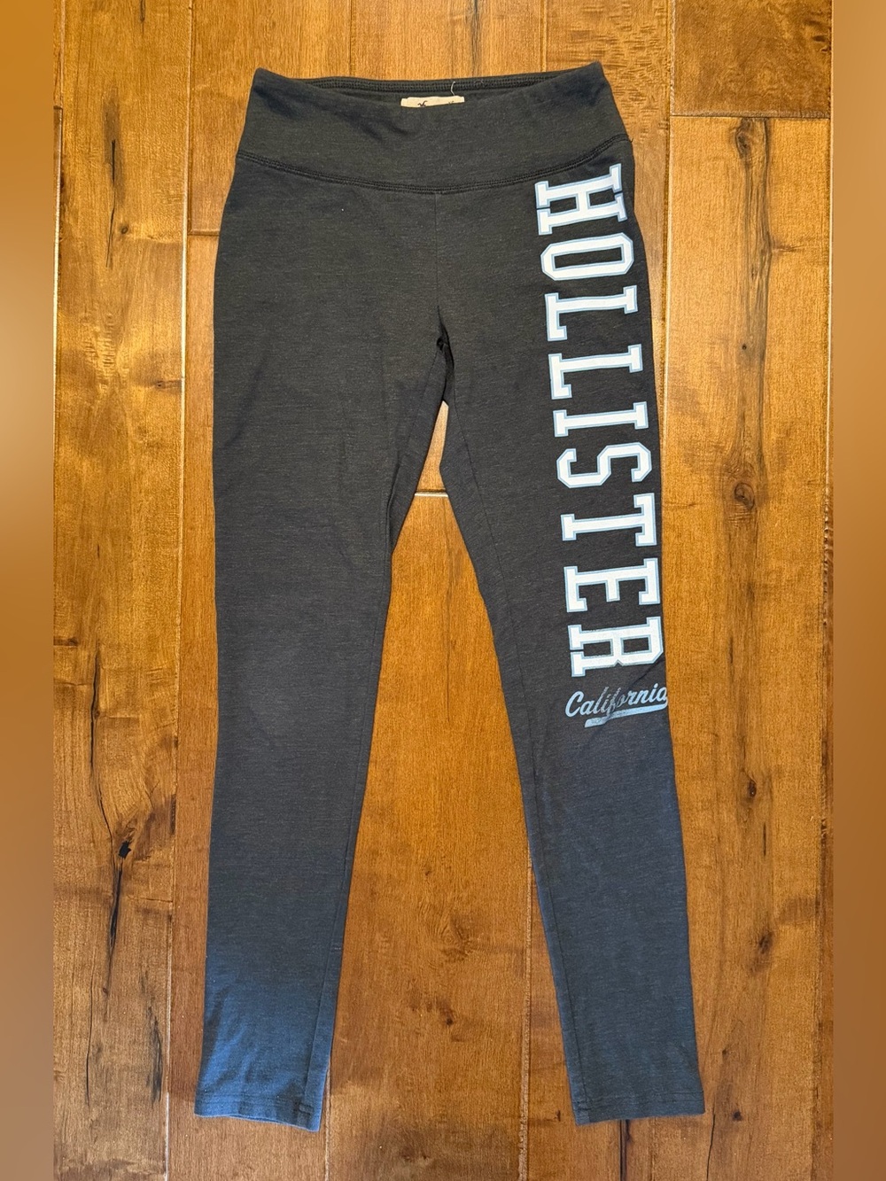 Hollister Woman’s Gray Leggings